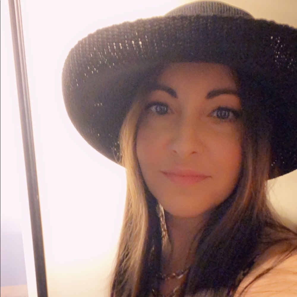 Meet your Posher, Melissa